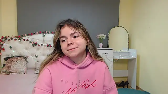 TinaRedly online show from 03.24.26