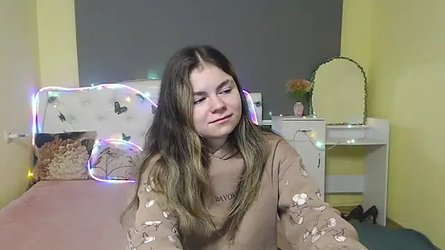 TinaRedly online show from 04.23.26