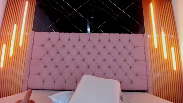 AinaPink online show from 05.31.26
