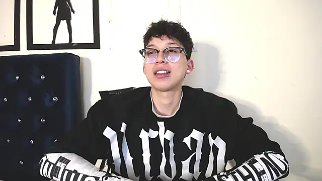  Thomas hot  online show from 10.31.25