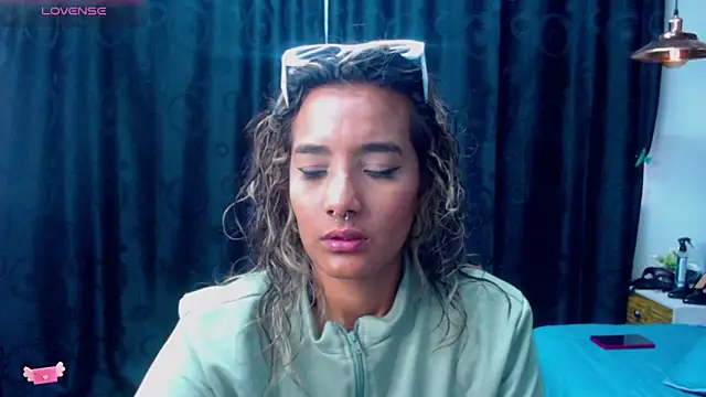 megan collins96 online show from 01.28.25