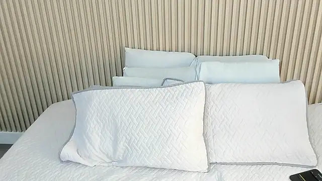 charlottebrowns  online show from 12.16.25