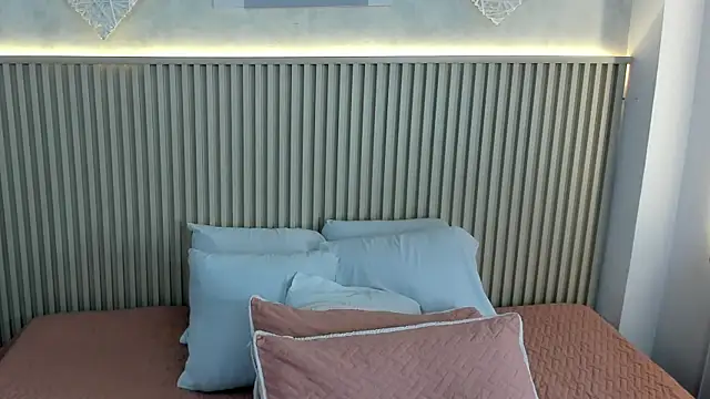 charlottebrowns  online show from 12.18.25