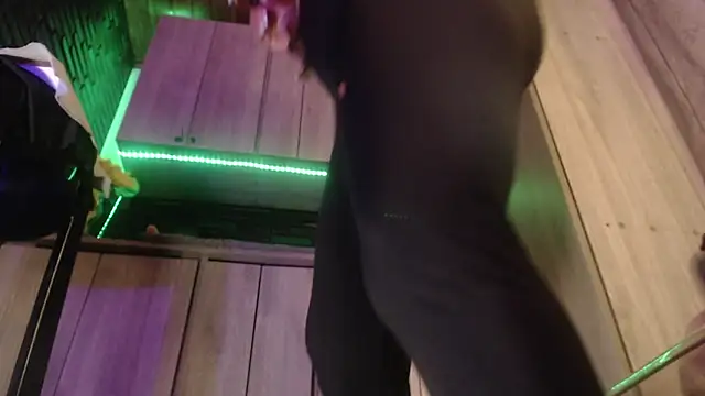 LaureenHills online show from 04.10.26