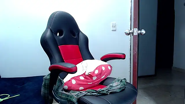 Snapshot of kaira_sweet_ chatting on 12.08.24 kaira sweet online show from 12.08.24