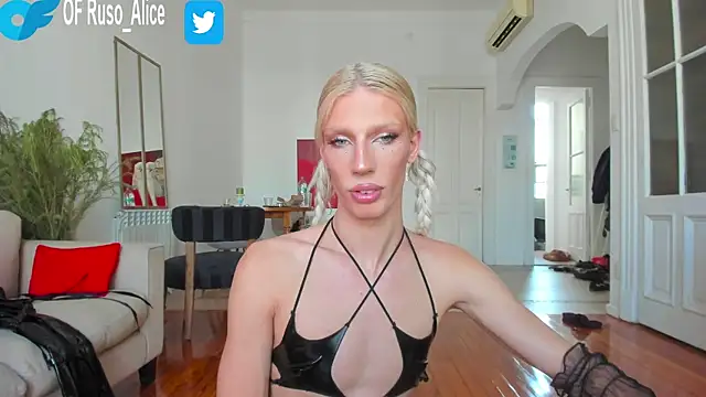 Snapshot of AliceSnowCatt chatting on 02.06.25 AliceSnowCatt online show from 02.06.25