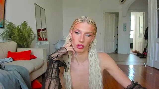 Snapshot of AliceSnowCatt chatting on 02.09.25 AliceSnowCatt online show from 02.09.25