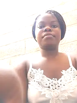 Snapshot of Sarie_sho chatting on 11.20.25 Sarie sho online show from 11.20.25