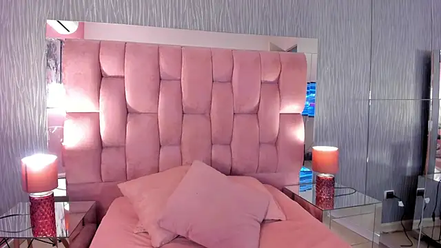 Chloe evans   online show from 11.07.25