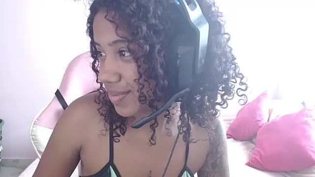 TiffanyRoouse online show from 01.01.25