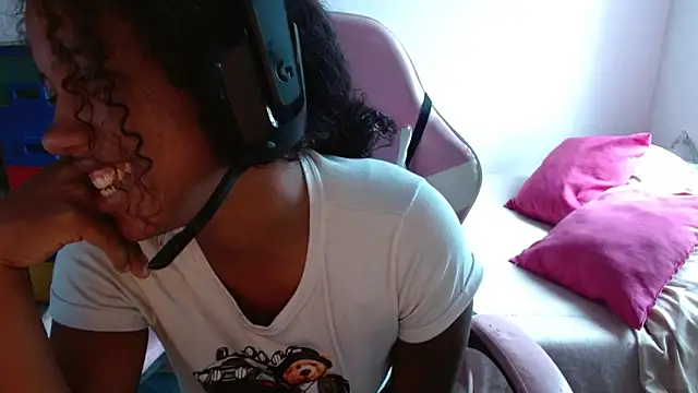 TiffanyRoouse online show from 02.11.25