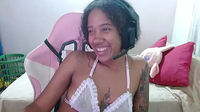 TiffanyRoouse online show from 03.18.25