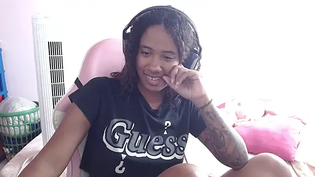 TiffanyRoouse online show from 03.22.25