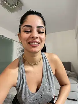 Snapshot of _adelle chatting on 01.05.25 adelle online show from 01.05.25