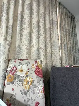 Snapshot of _adelle chatting on 02.02.25 adelle online show from 02.02.25