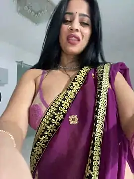 Snapshot of _adelle chatting on 02.08.25 adelle online show from 02.08.25