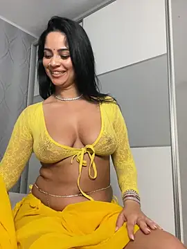 Snapshot of _adelle chatting on 03.15.25 adelle online show from 03.15.25