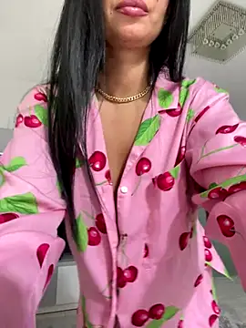 Snapshot of _adelle chatting on 09.18.25 adelle online show from 09.18.25