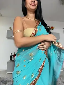 Snapshot of _adelle chatting on 10.18.25 adelle online show from 10.18.25