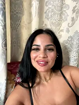 Snapshot of _adelle chatting on 11.21.25 adelle online show from 11.21.25