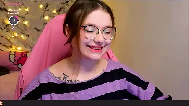 Snapshot of me__hanna chatting on 01.17.25 me hanna online show from 01.17.25