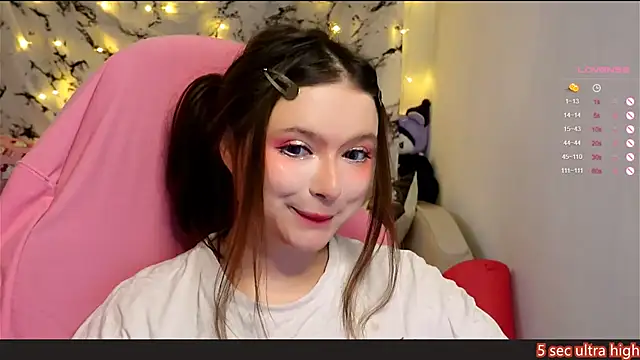 Snapshot of me__hanna chatting on 01.28.25 me hanna online show from 01.28.25