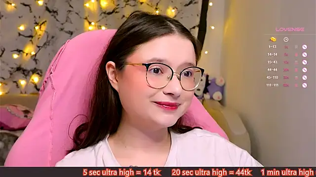 Snapshot of me__hanna chatting on 02.06.25 me hanna online show from 02.06.25