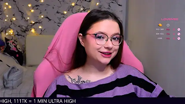 Snapshot of me__hanna chatting on 02.27.25 me hanna online show from 02.27.25