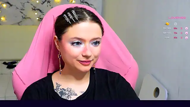 Snapshot of me__hanna chatting on 03.05.25 me hanna online show from 03.05.25