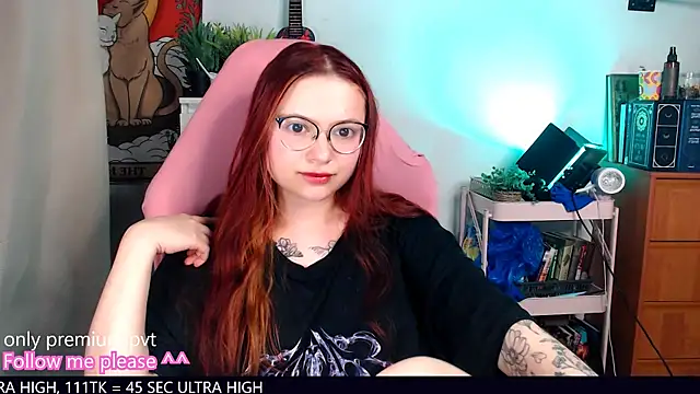 Snapshot of me__hanna chatting on 09.22.25 me hanna online show from 09.22.25