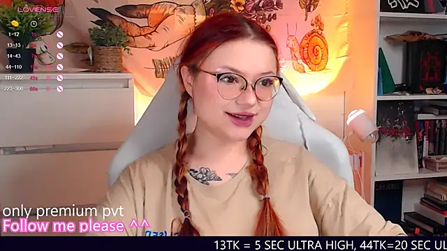 Snapshot of me__hanna chatting on 11.20.25 me hanna online show from 11.20.25