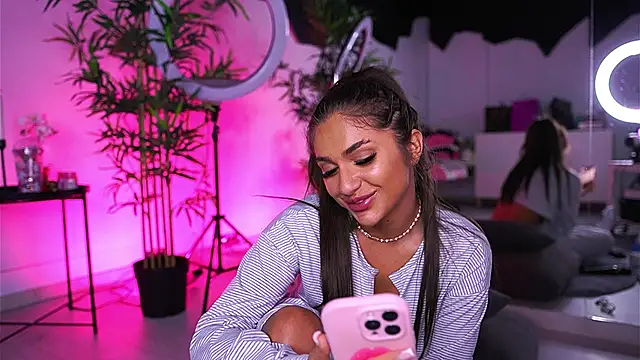 VanessaSimon online show from 01.28.25