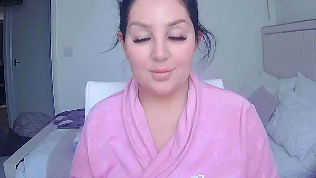 magical mia online show from 10.21.25