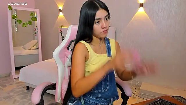 miagomezweb1 online show from 01.29.25