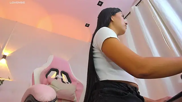 miagomezweb1 online show from 03.01.25