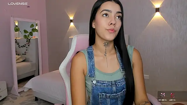 miagomezweb1 online show from 03.15.25