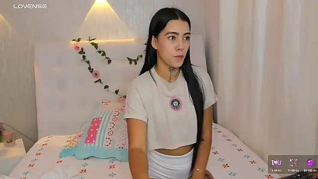 miagomezweb1 online show from 03.21.25