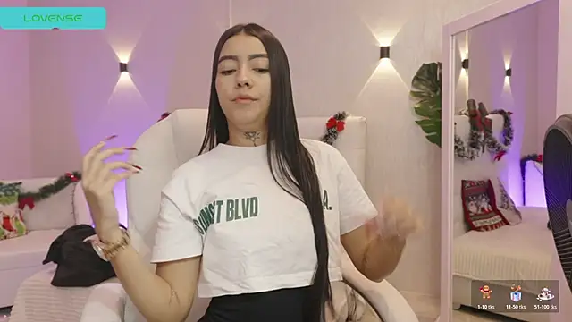 miagomezweb1 online show from 12.18.25