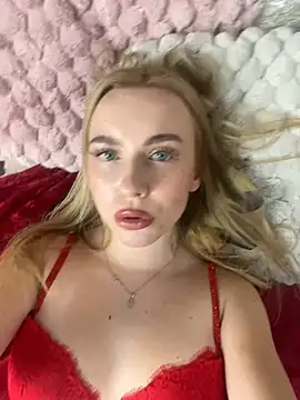 Snapshot of Nicole_blonde0 chatting on 02.08.25 Nicole blonde0 online show from 02.08.25