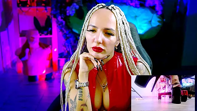 MonicaMaxwel online show from 11.14.25