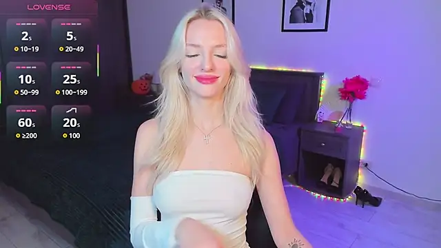 AleksaBlonde online show from 11.18.25