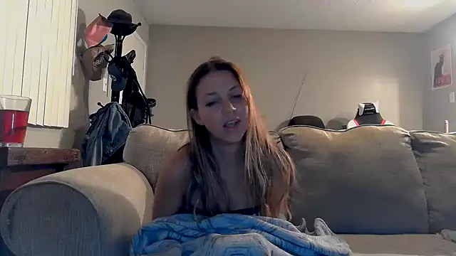 Snapshot of molly_witha_chance chatting on 09.15.25 molly witha chance online show from 09.15.25