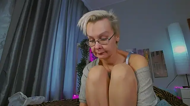 HelgaHimmell online show from 02.27.25