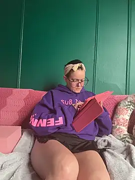 quinnmariexo online show from 04.21.26