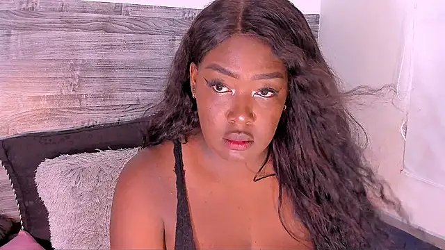 Snapshot of Aishaza1 chatting on 01.28.25 Aishaza1 online show from 01.28.25