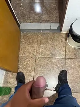 Snapshot of Luizcalado20 chatting on 03.08.25 Luizcalado20 online show from 03.08.25