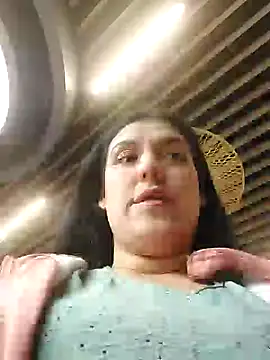 Snapshot of Sophie-hatter chatting on 12.17.24 Sophie-hatter online show from 12.17.24