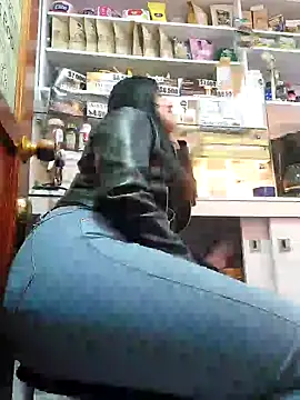 Snapshot of Sophie-hatter chatting on 01.29.25 Sophie-hatter online show from 01.29.25