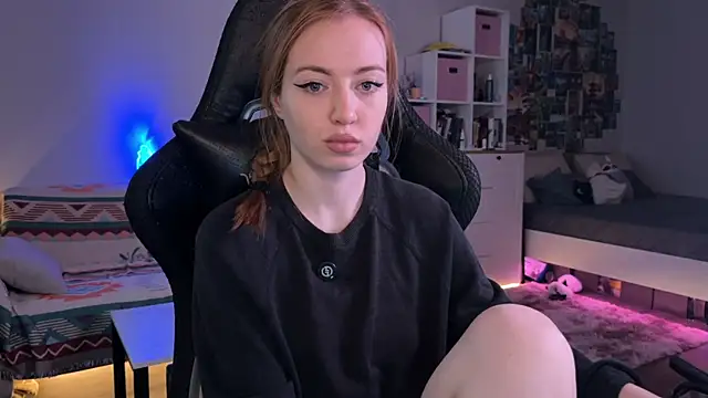 LinaWitch online show from 10.14.25