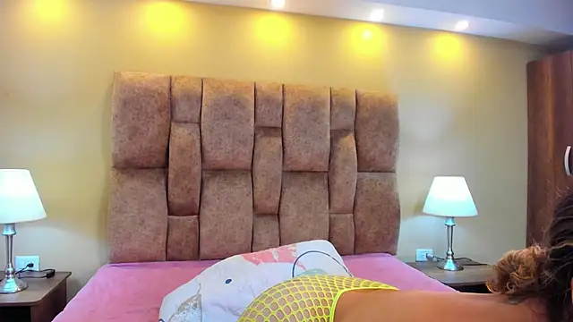 MiiaHot online show from 12.01.25